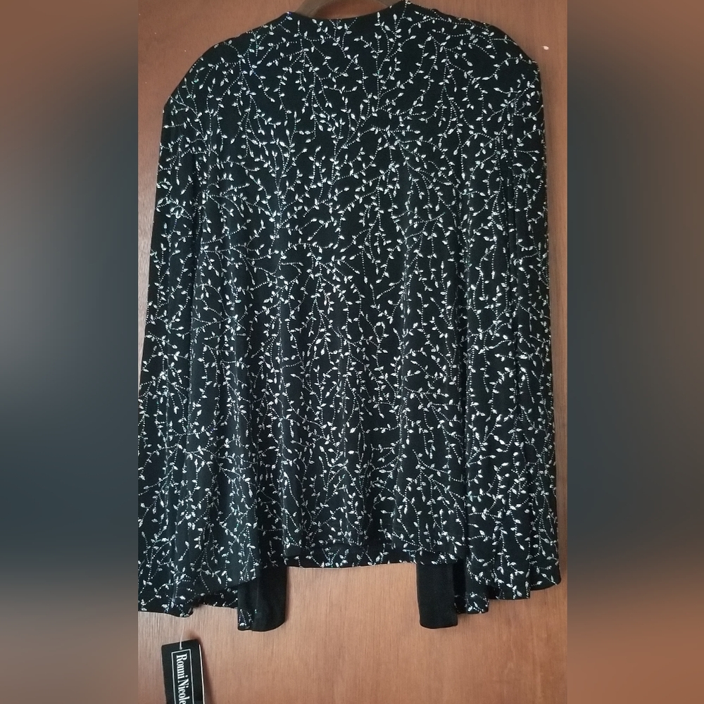 Dressy top - Picture 6 of 7